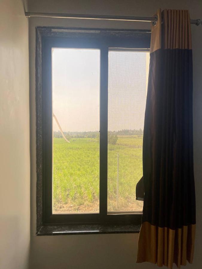 Hotel Nilkanth Navsari Exteriör bild